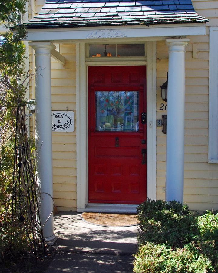 Apple Tree Historic B&B Niagara-on-the-Lake Exterior photo