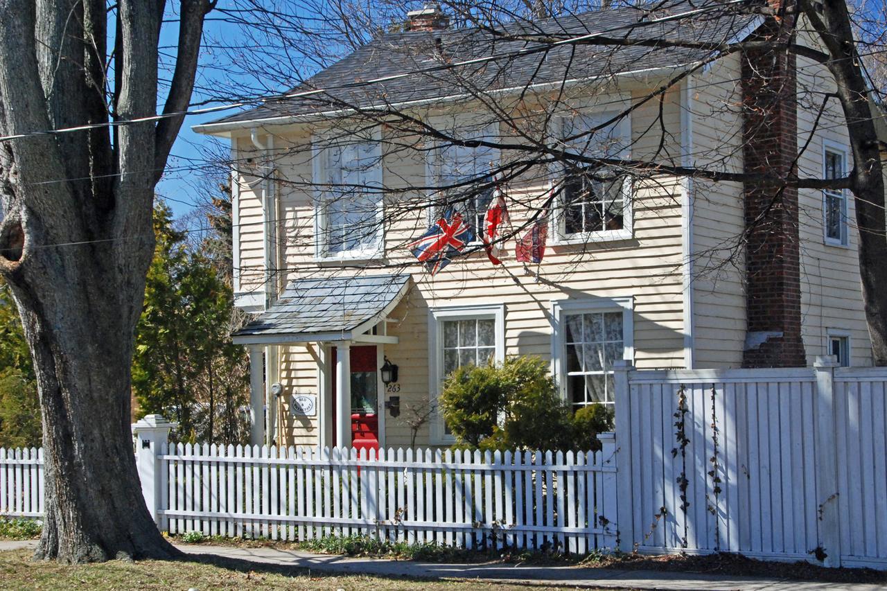 Apple Tree Historic B&B Niagara-on-the-Lake Exterior photo